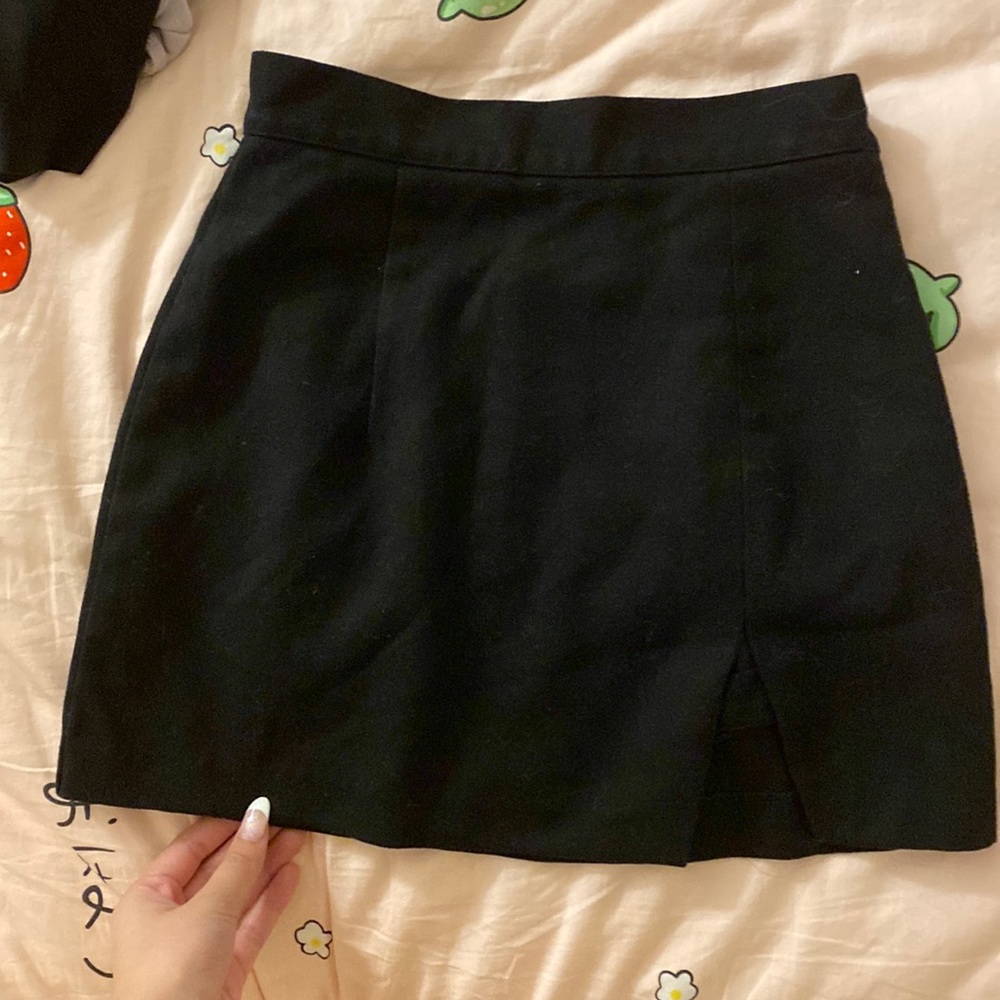 Small Black Miniskirt with side slit